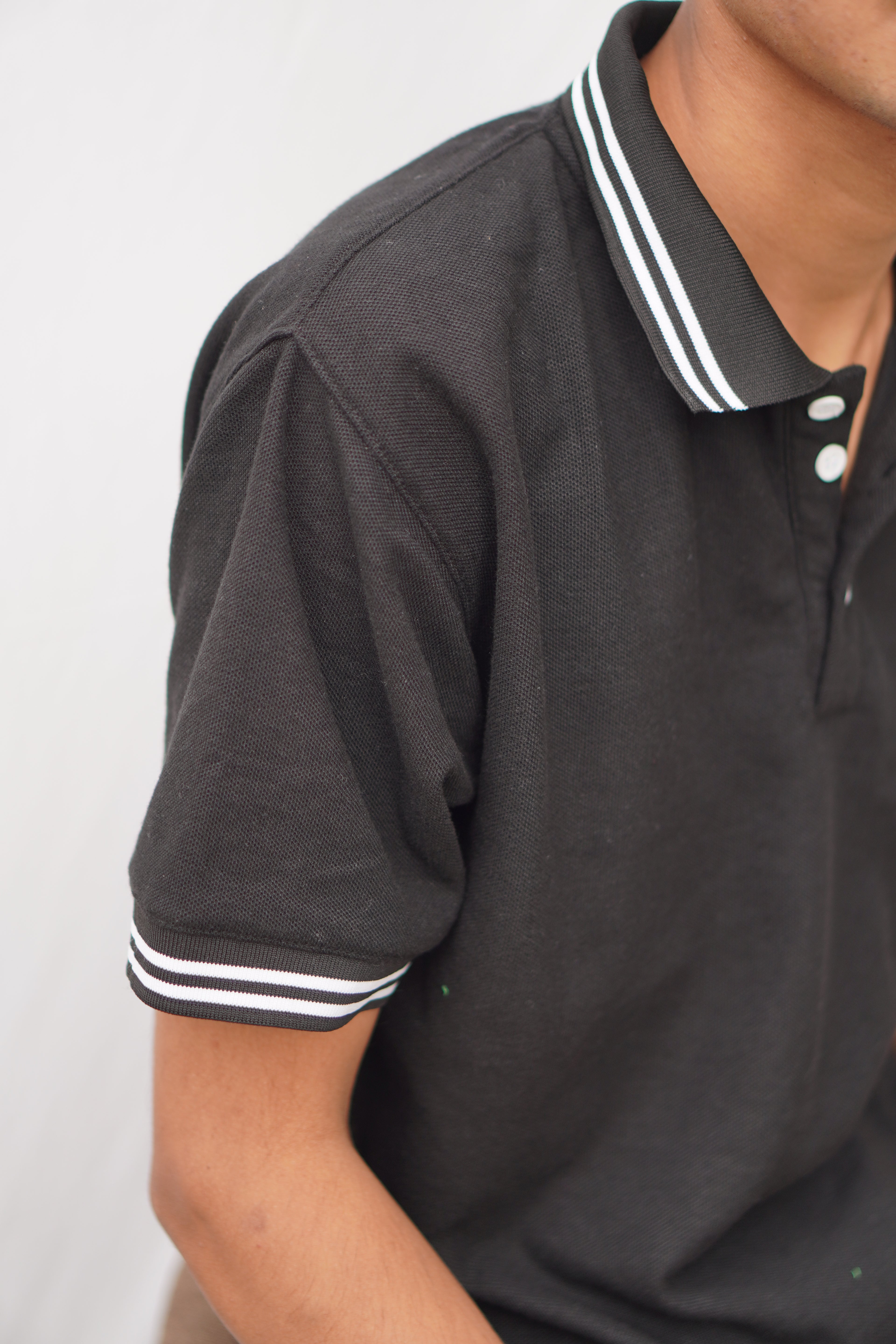 BLACK STRIPPED COLLAR POLO