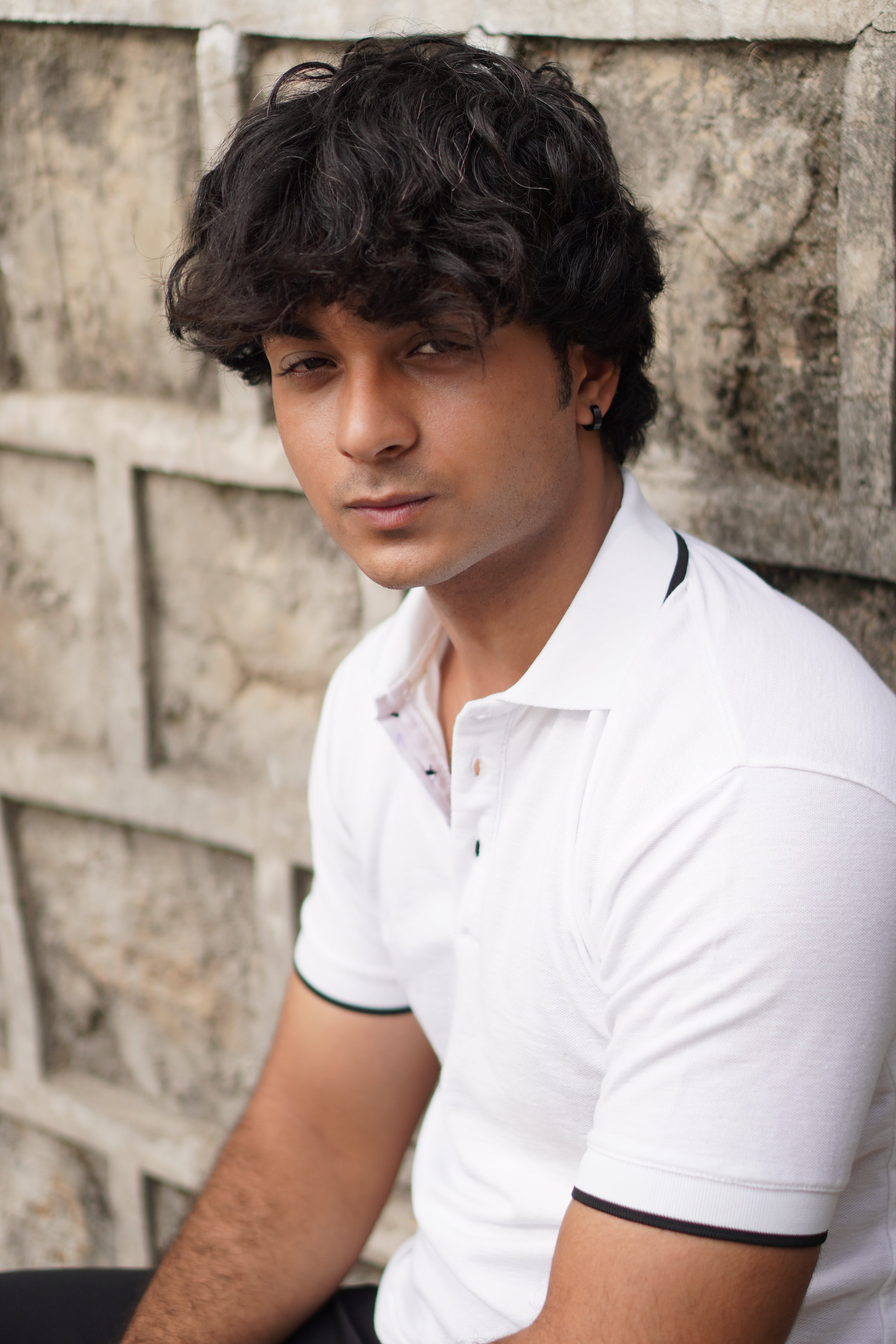 WHITE STRIPPED COLLAR POLO