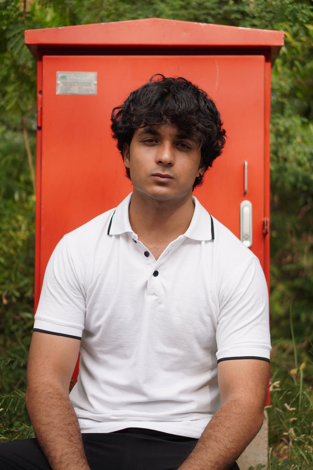 WHITE STRIPPED COLLAR POLO