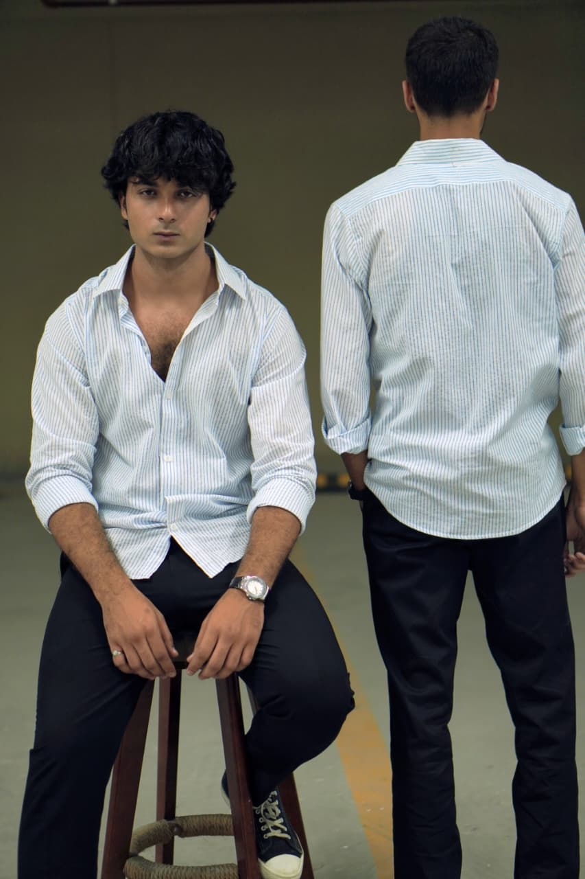 BLUE STRIPPED OLD MONEY ESSENTIAL