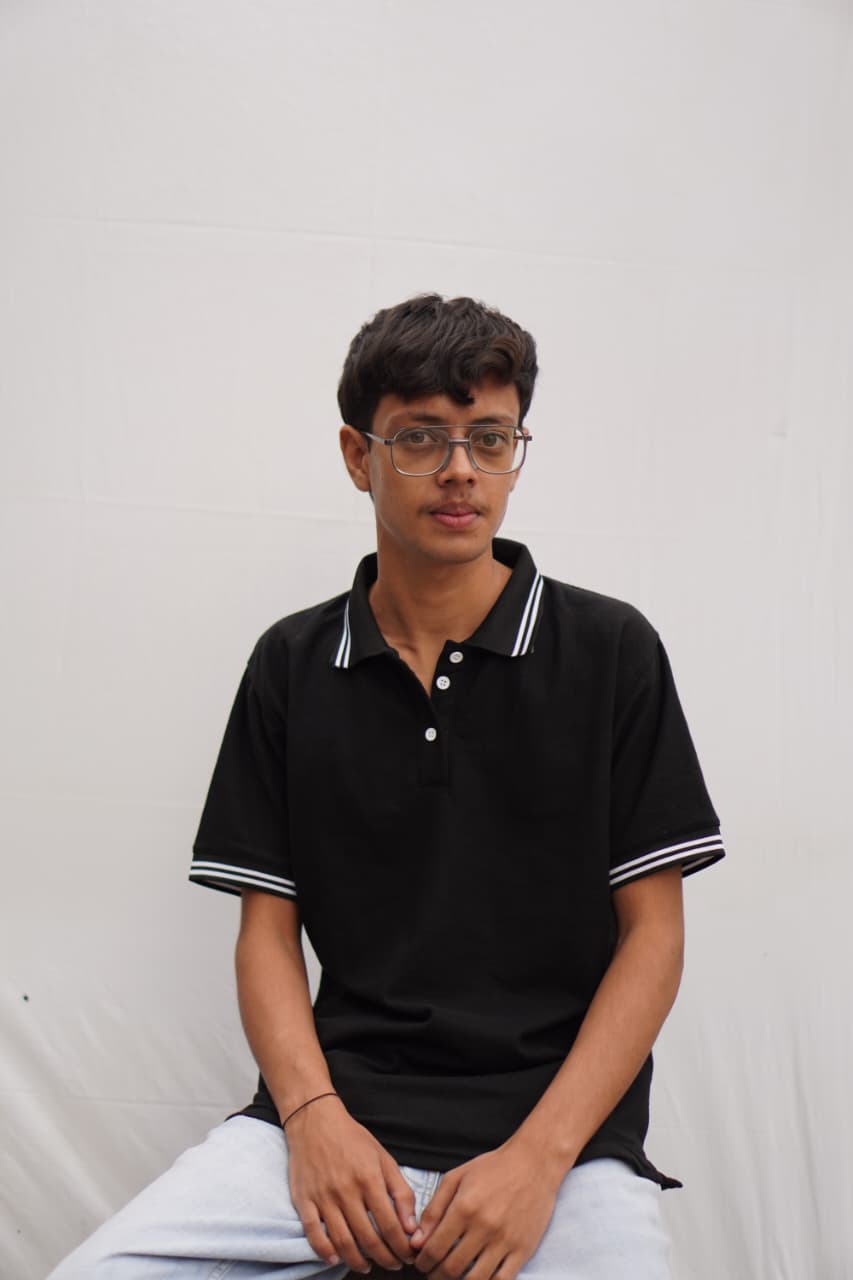 BLACK STRIPPED COLLAR POLO